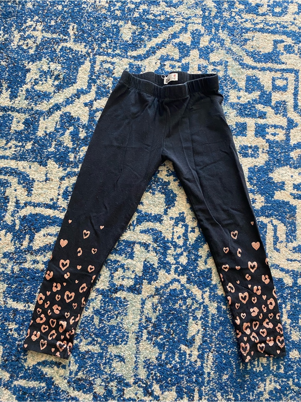 Epic Threads Black Leggings with Metallic Pink Heart Print